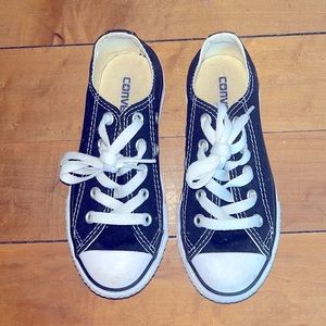 Classic Black/White Converse Low Chuck Taylor